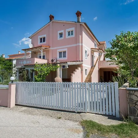 Andreas Apartment